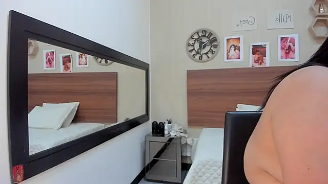 MillaGrey Adlı Modelin Canlı XXX Sohbeti