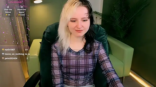 LinaVeritas' Live XXX Chat