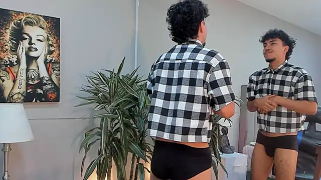Chat XXX ao vivo de kai_storn