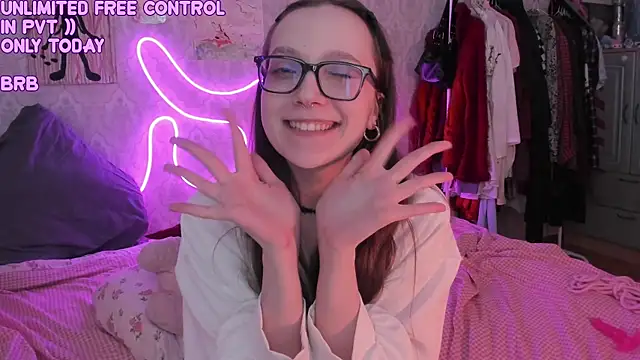 Chat XXX en directo de RileyNymph