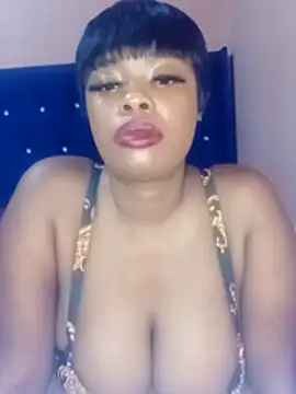 Luciouslips00 Adlı Modelin Web Kamerası Şovu