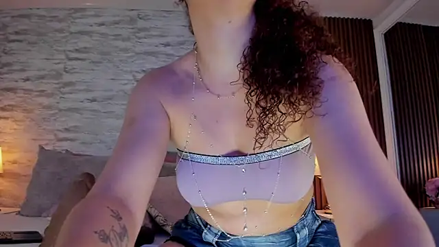 zoehiltonn Pertunjukan Webcam