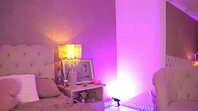 OhhAishaのライブXXXチャット