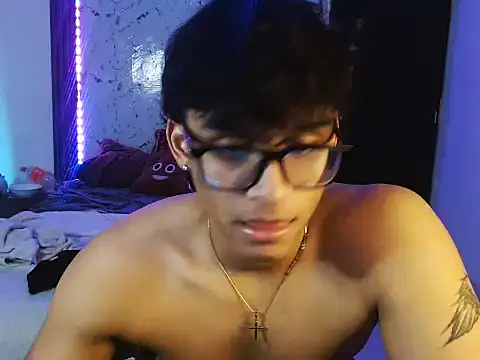 Živý XXX chat Mr_yisuzz