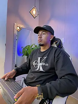 Chat XXX ao vivo de Brand_Collins