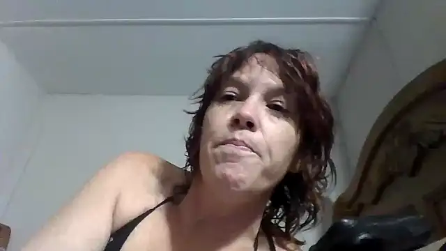 צ'אט XXX בשידור חי של spundarella420