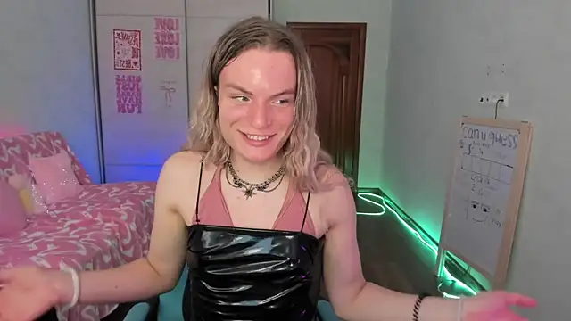 Show modela milliKira006 na web-kameri