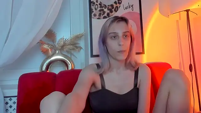 MiilaGlow's Live XXX Chat
