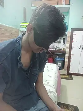 Chat +18 de xoupleaura ao vivo