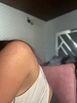 Chat +18 de Im_Luuu ao vivo