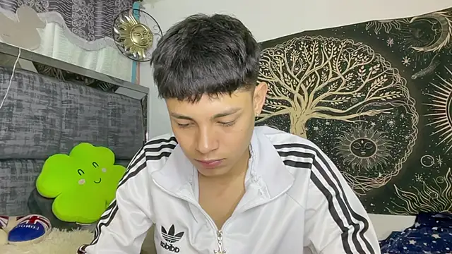Andy_Belier23 Adlı Modelin Canlı XXX Sohbeti