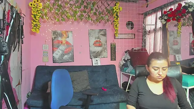XXX chat uživo modela lesbiancuple