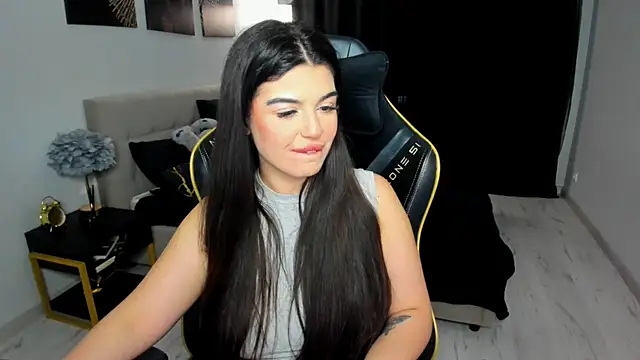 Chat +18 de AlluringAriel ao vivo