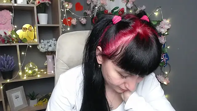 NinaFlawlees Chat XXX in diretta