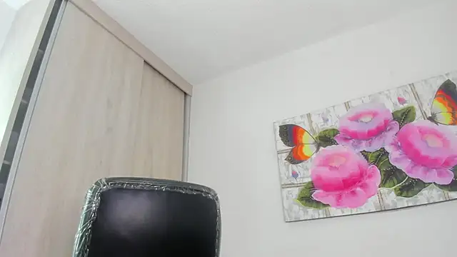 חדר צ'אט בשידור חי של barbie_ds
