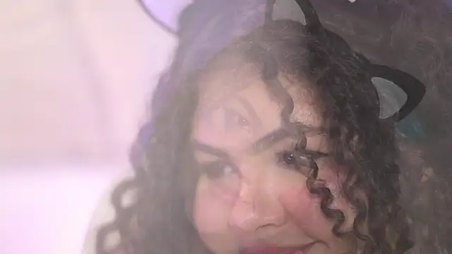LOU_22_'s Live XXX Chat