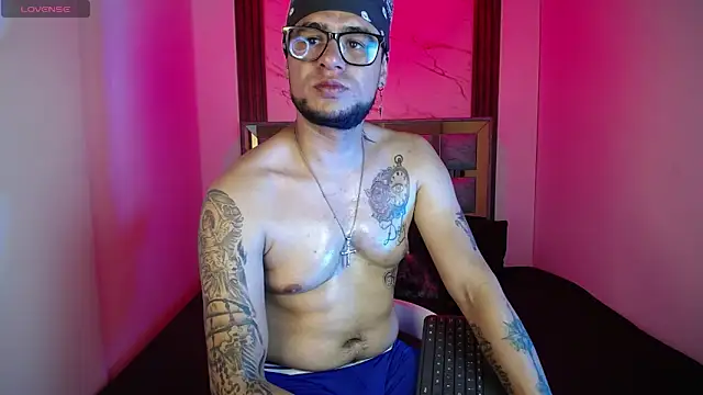 Chatroom XXX en direct de Nickk_21_