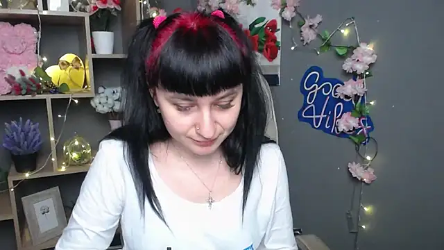NinaFlawlees Chat XXX live
