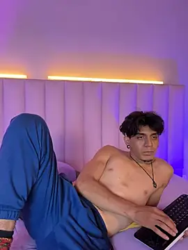 abrilandjulian's Live XXX Chat