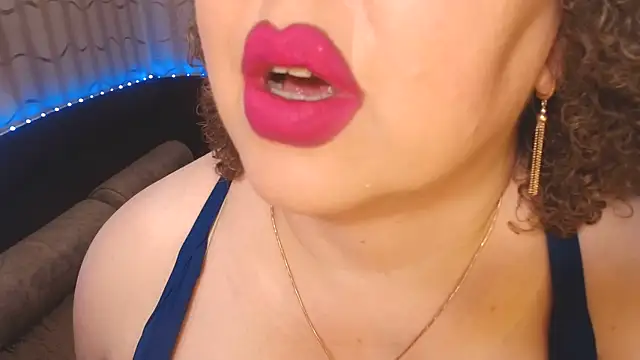 Webkamerová show BustyKatty