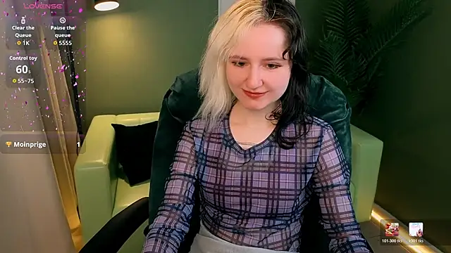 LinaVeritas live XXX chat