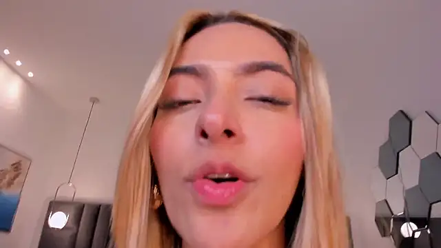 MelissaMoore_'s Live XXX Chat