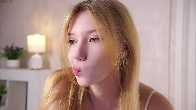 SunnivaCovil Live XXX-chat