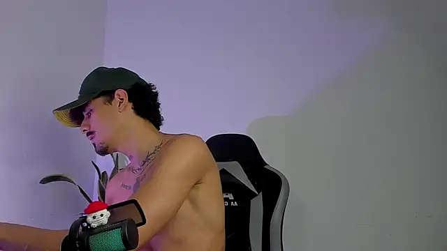 Chatroom XXX en direct de Lukeetaylor