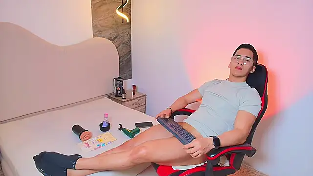 TONY_FOXX1's Live XXX Chat