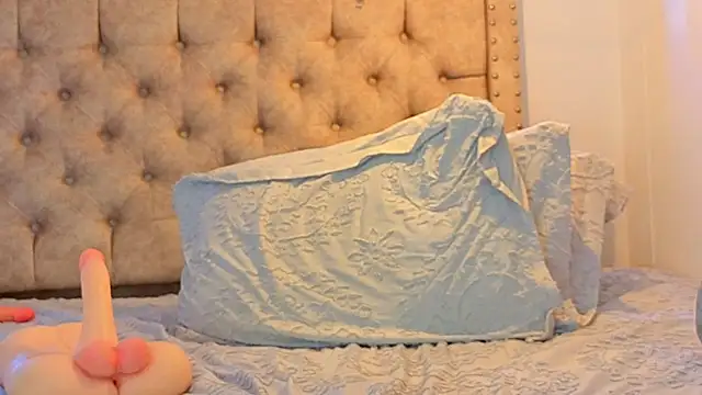 ValkiryMonts Webcam show