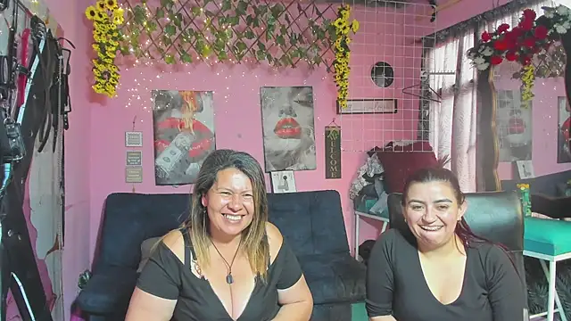 lesbiancuple's Webcam Show