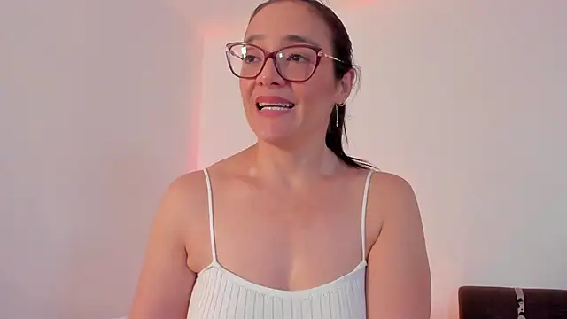 Jessica_Herrera_'s Live XXX Chat
