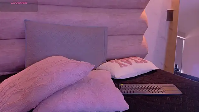 MiiaCullens Live XXX-chat