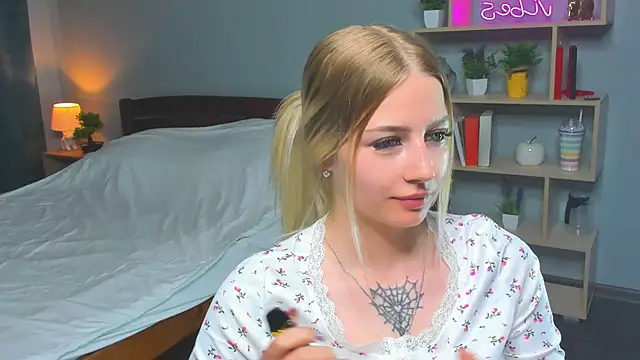 DeniseMekusのライブXXXチャット