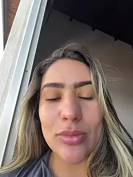 Miilana_ Adlı Modelin Canlı XXX Sohbeti