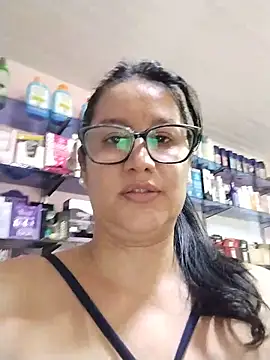XXX chat uživo modela keilymadam