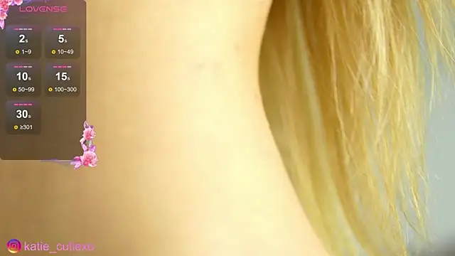 KatieCutieXooo élő XXX-chatje