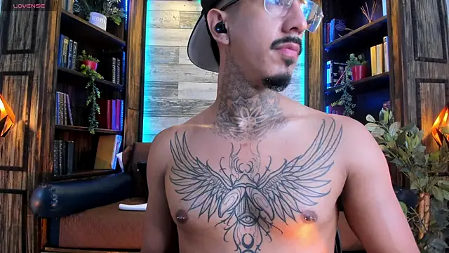 Donovan_Desmond Live XXX-chat