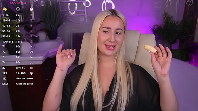 Chat +18 de LiaBrazzerr ao vivo