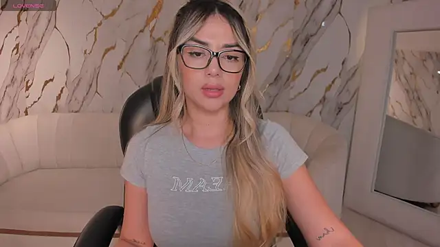 ChloePreston_: онлайн-секс-чат
