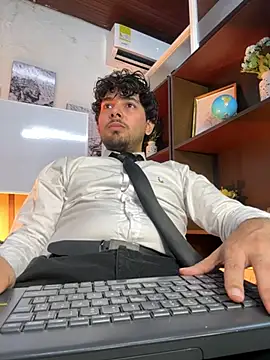 Show modela Samir_bear na web-kameri