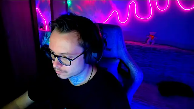 MeLanXolik Chat XXX live