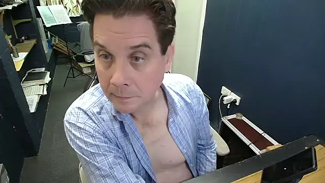 tilobinder Chat XXX live