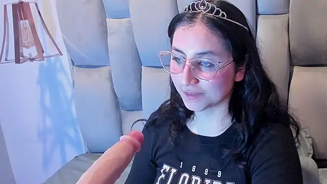 Maddie-LesYoux – Naživo XXX chat