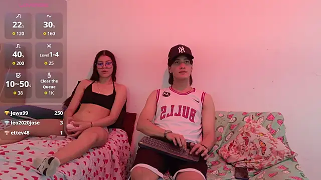 sweetauracouple's Live XXX Chat