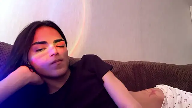 הופעת וובקאם של MarlyJess