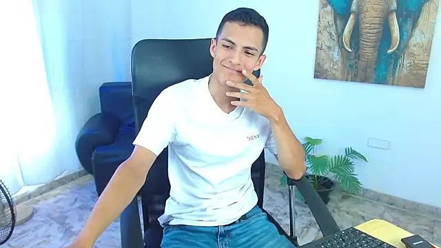 Matiius18 Live XXX-Chat