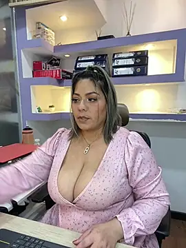 دردشة isabella_horney_ الجنسية المباشرة