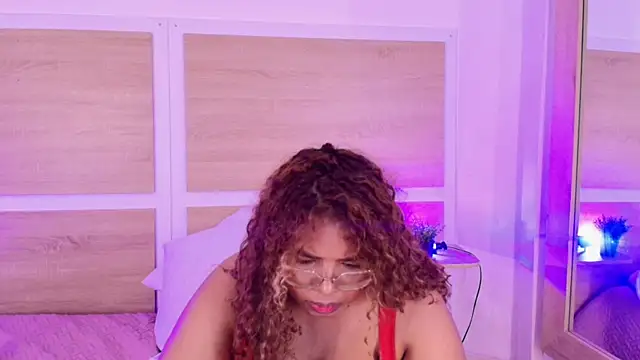 Your_big_ebony_goddness' Live XXX Chat