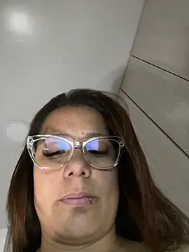 Chat +18 de Pretty__Milf ao vivo